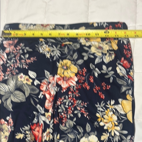 Navy Wide Leg Pants with Floral Pattern and Pockets - Picture 6 of 13
